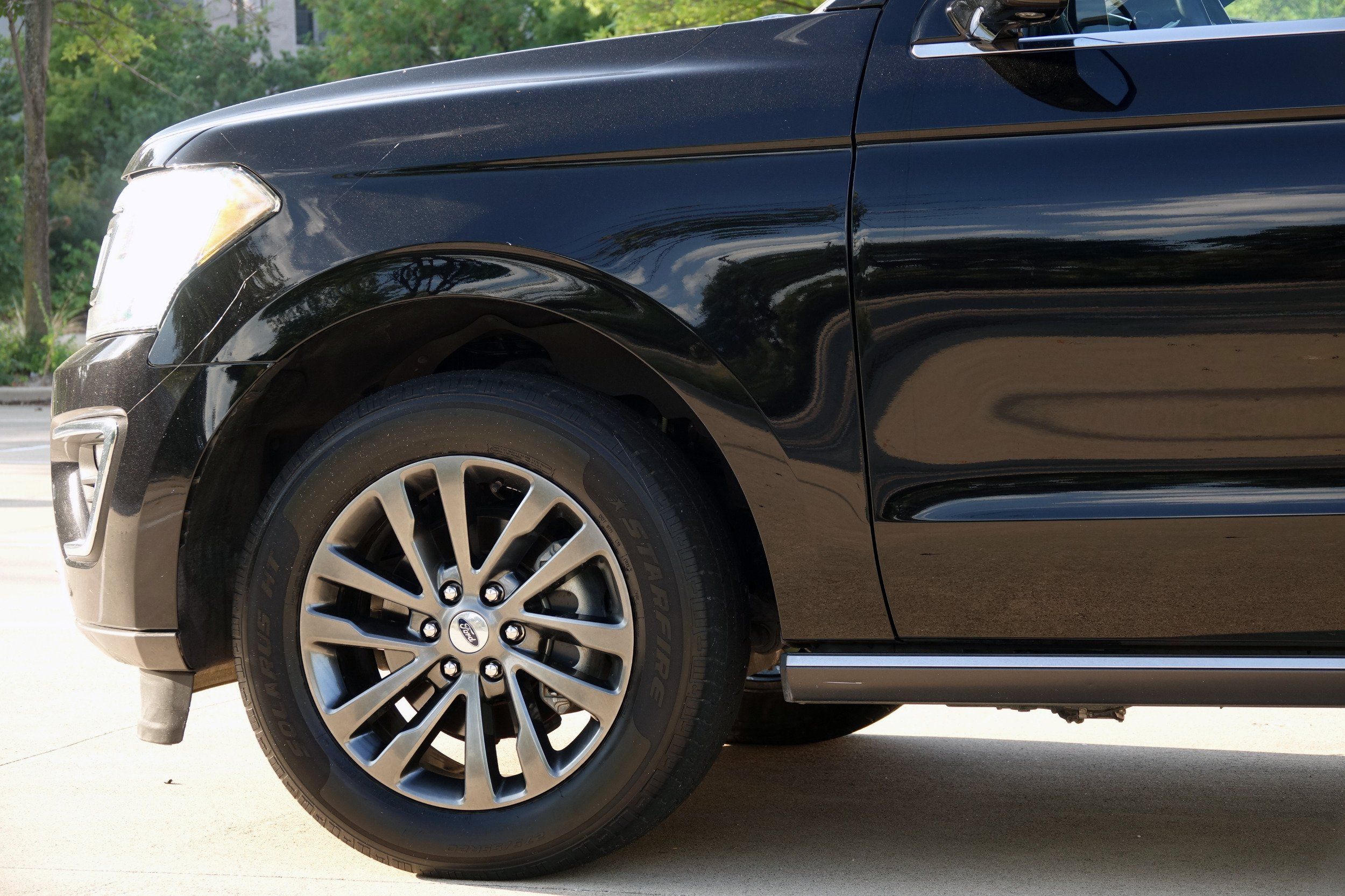 2020 Ford Expedition Limited photo 23