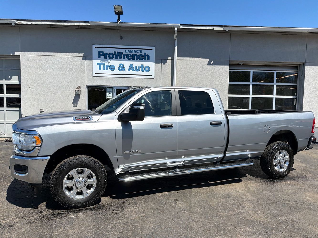 2023 RAM 2500 Big Horn 4X4 Crew Cab LWB's photo