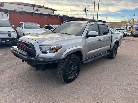 2017 Toyota Tacoma SR5's photo