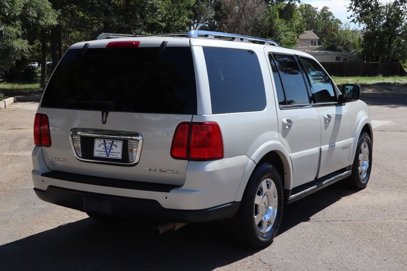 2006 Lincoln Navigator Luxury | Victory Motors of Colorado