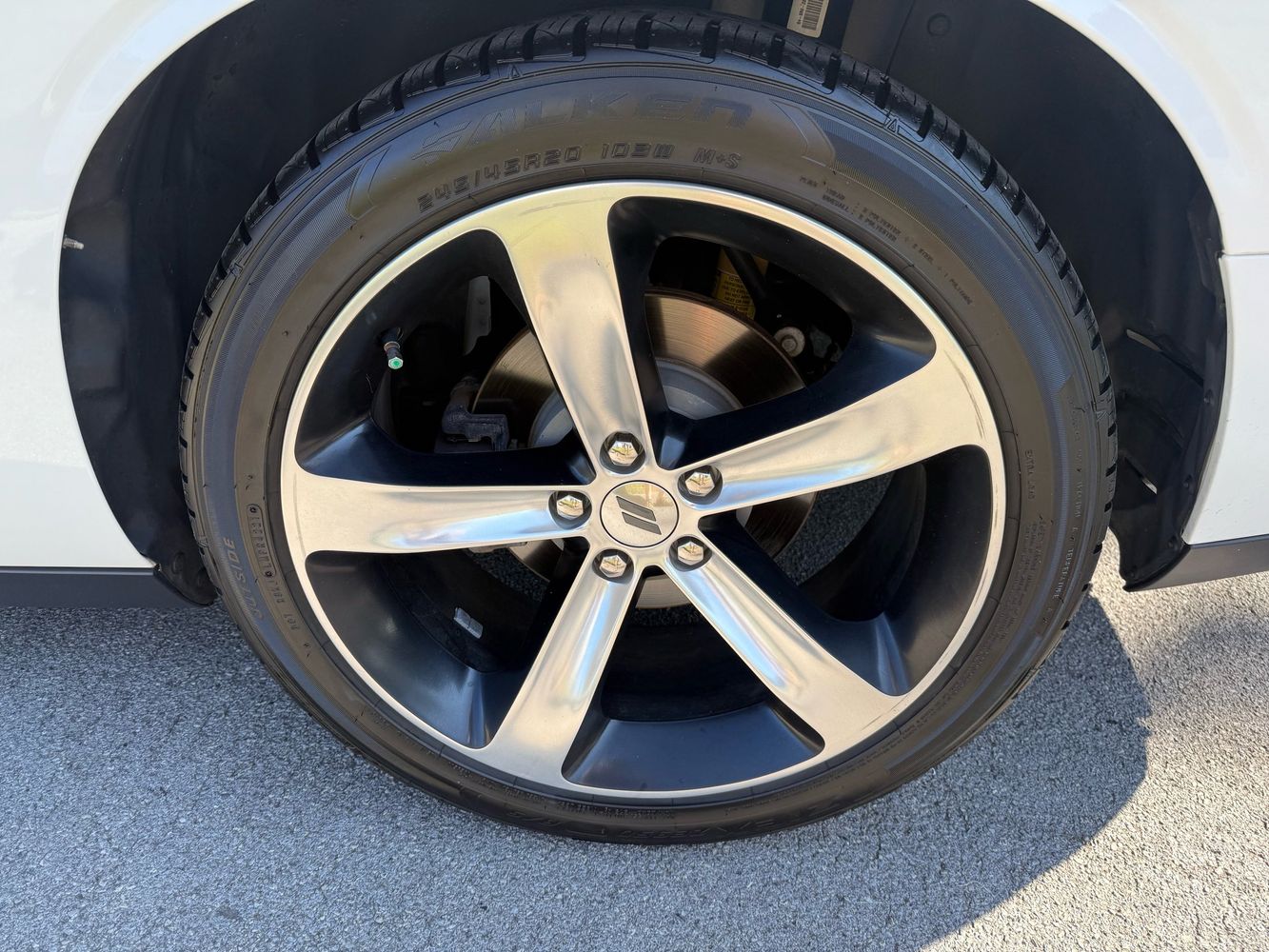 2019 Dodge Challenger R/T photo 12