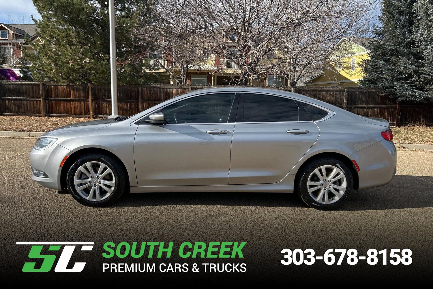 2016 Chrysler 200 LX's photo