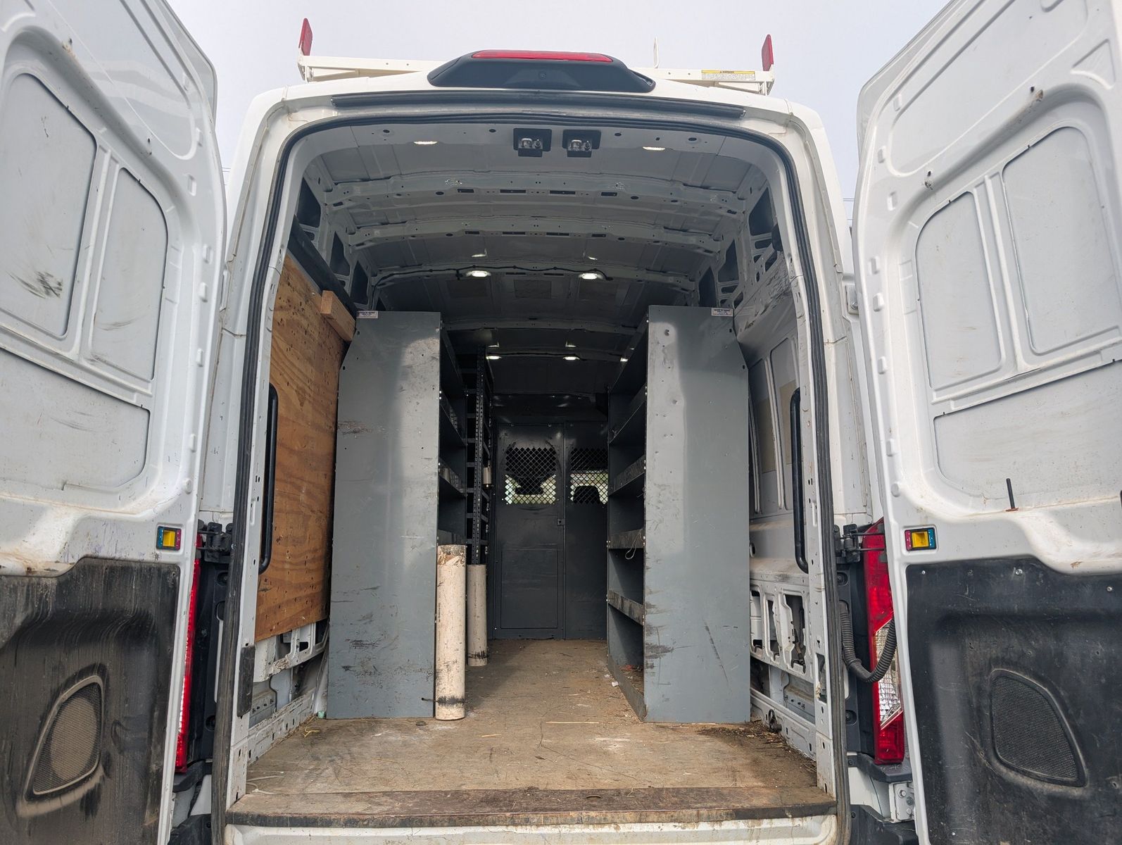 2018 Ford Transit-350 29