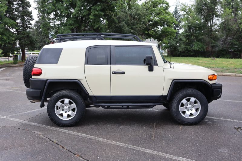 2008 Toyota FJ Cruiser Photos