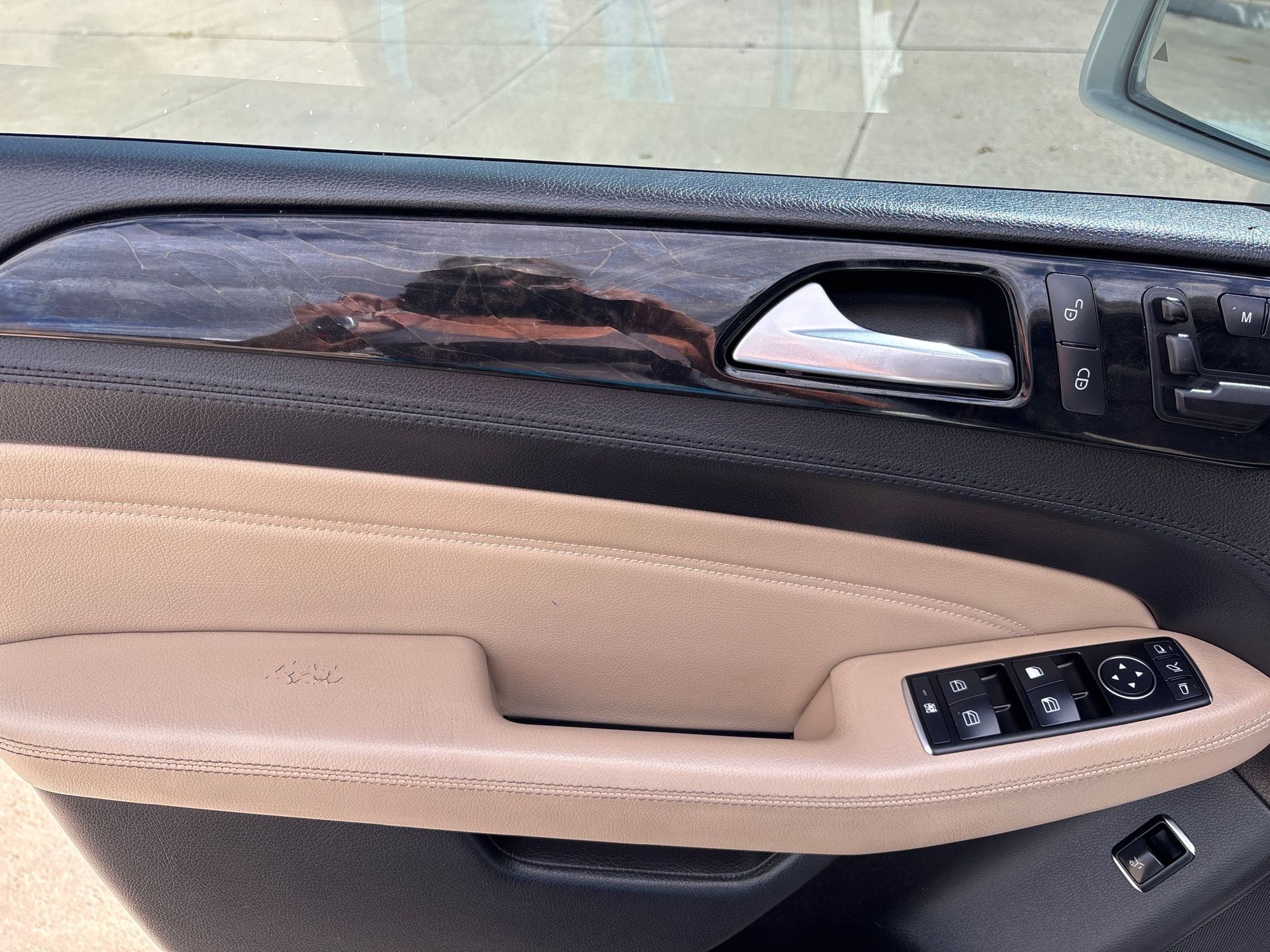 2014 Mercedes Benz ML 550 4MATIC photo 3
