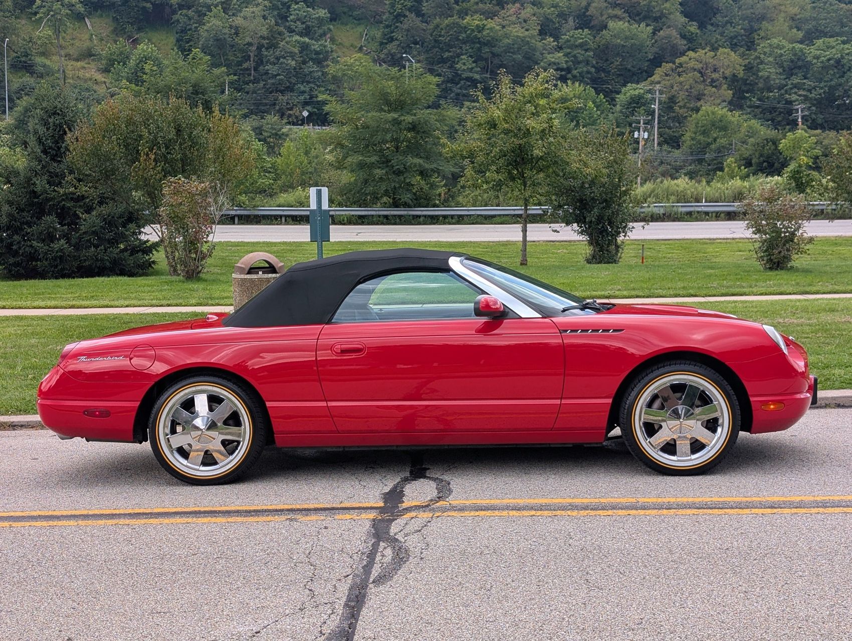 2002 Ford Thunderbird 6