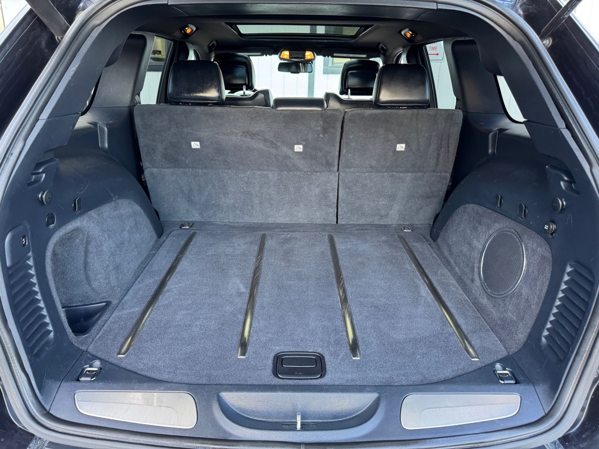 2015 Jeep Grand Cherokee Overland photo 21