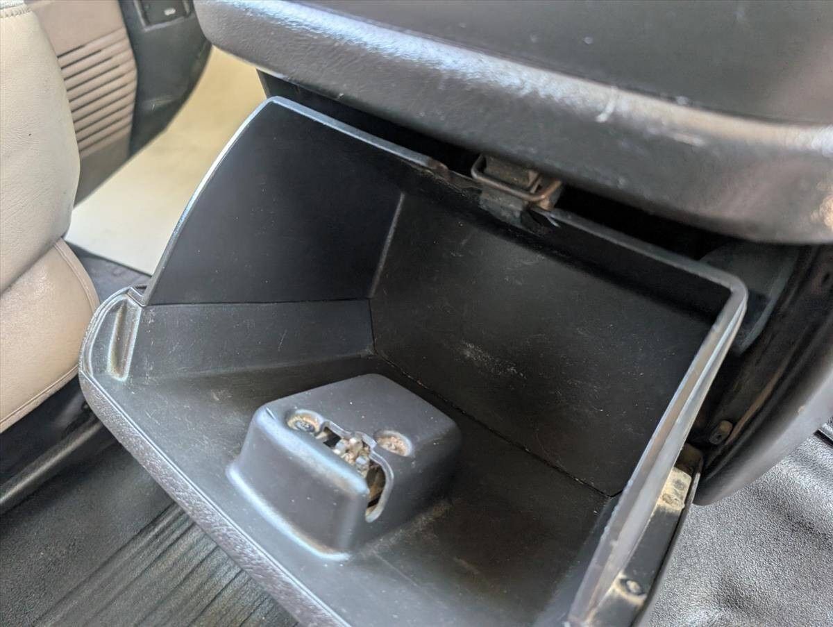 2008 Chevrolet Express Cutaway 28