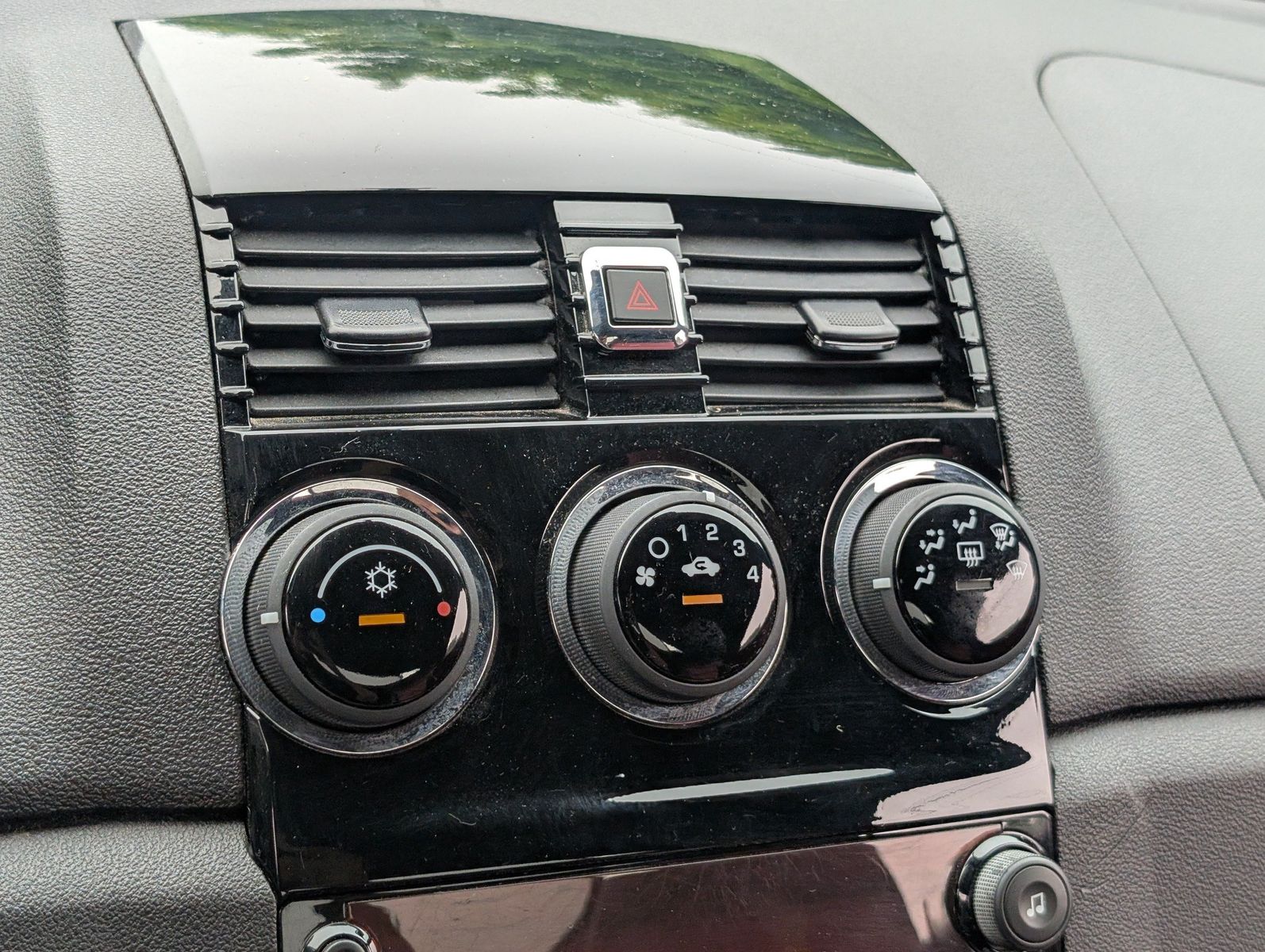 2007 Saturn Sky 58