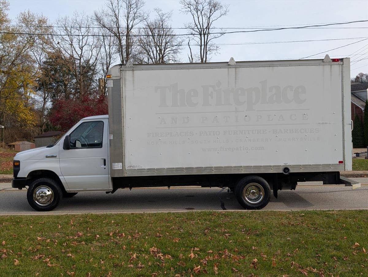 2017 Ford E-Series 10