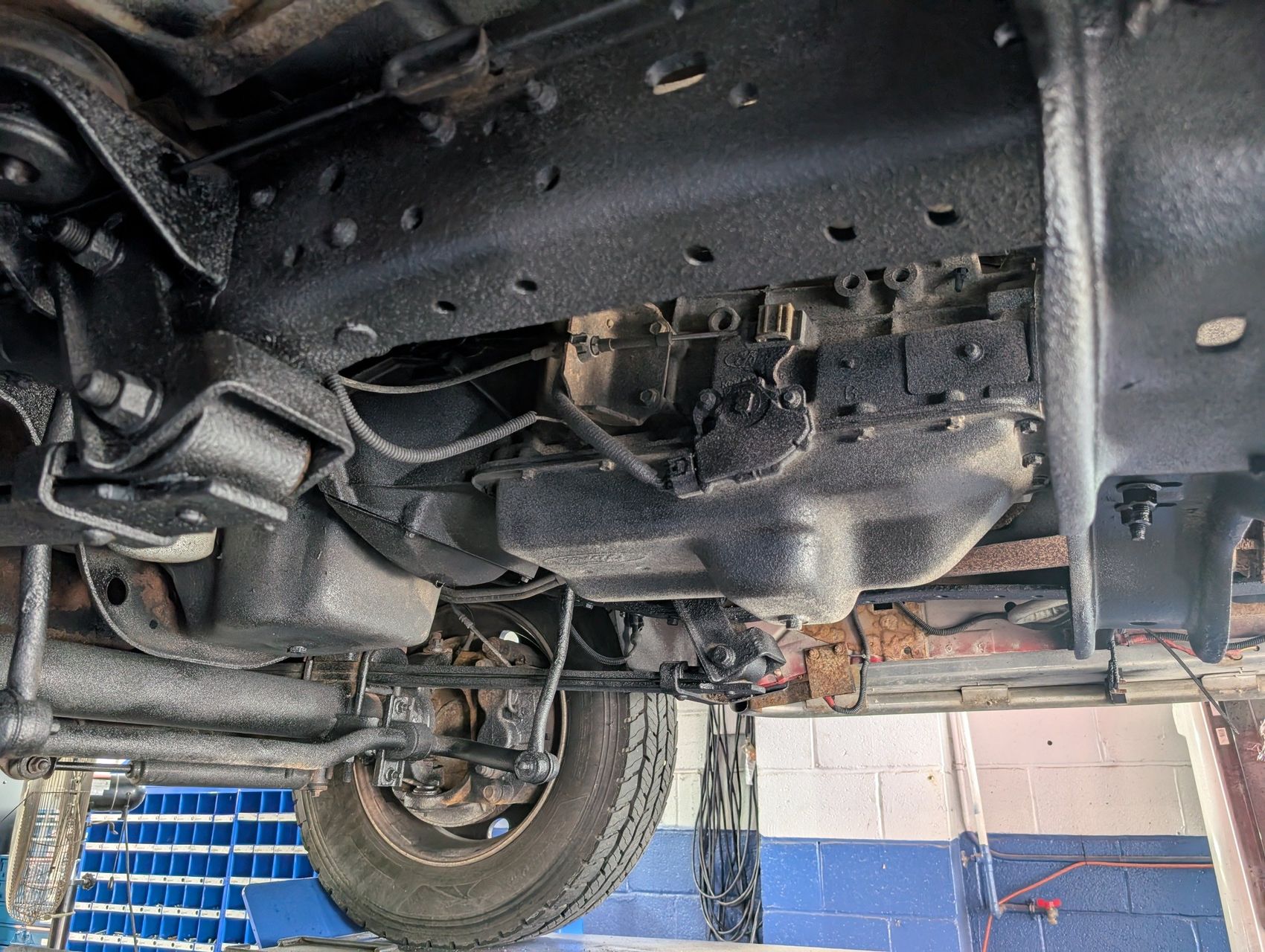 2001 Ford F-550 229