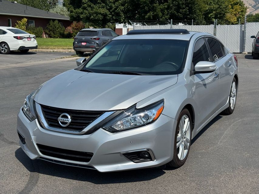 2016 Nissan Altima — 3.5 SL, photo 1 of 15