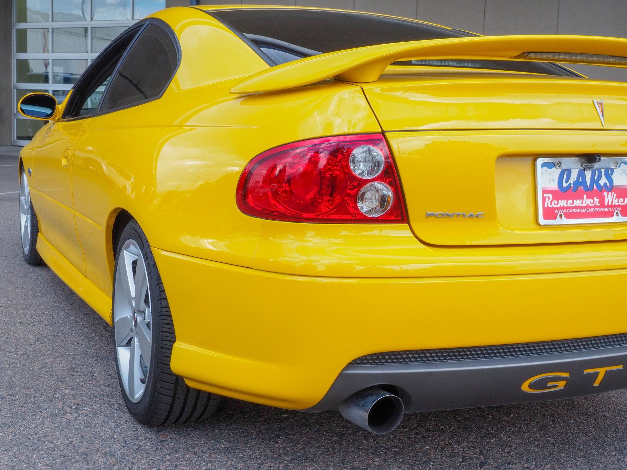 2005 Pontiac GTO Yellow 