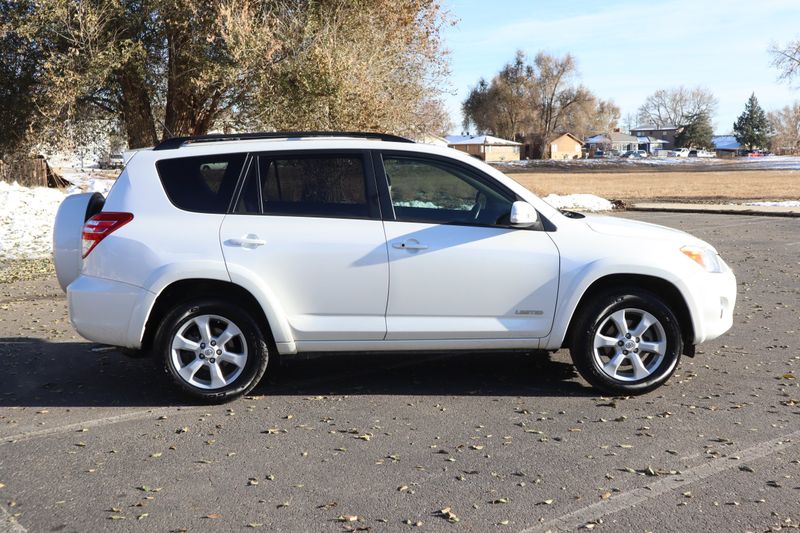 2011 Toyota RAV4 Photos