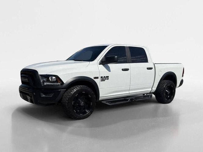 2017 Toyota Tacoma SR5 TRD Sport photo 3