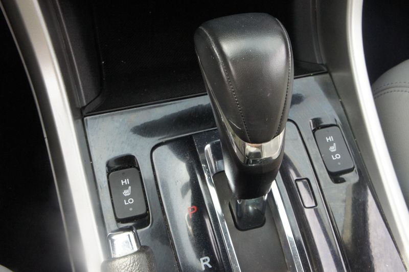 2016 Honda Accord EX-L V6 w/Navi w/Honda Sensing | Zoom Auto Group