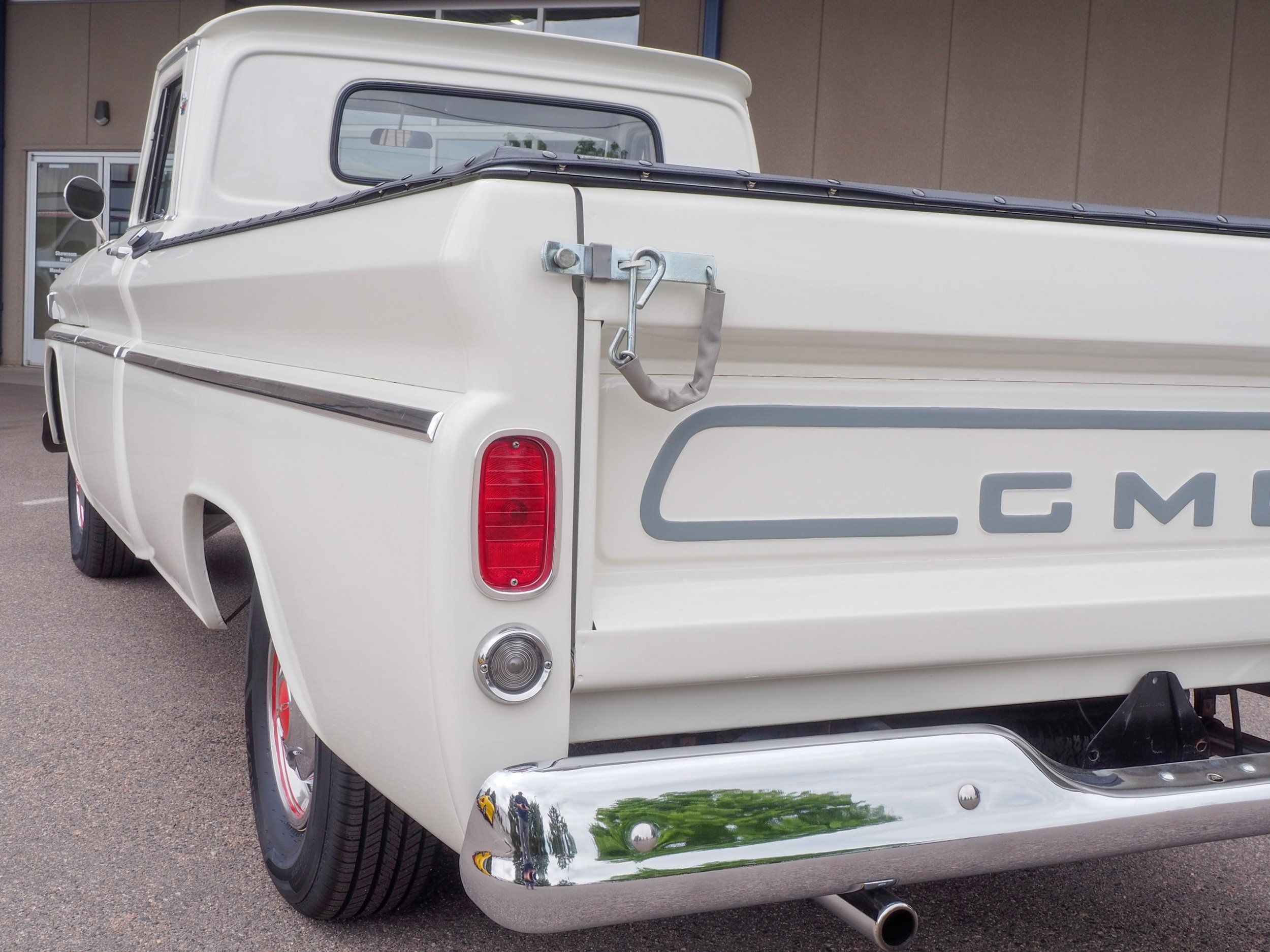 1966 GMC Pickup White RWD