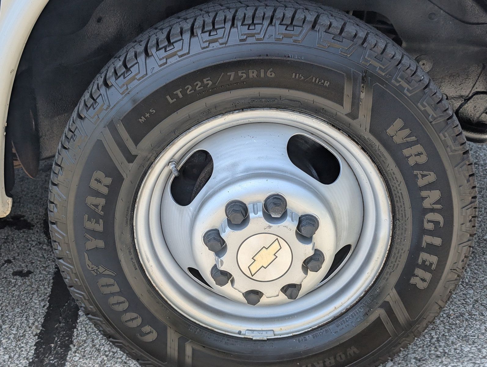 2009 Chevrolet Express Cutaway 18