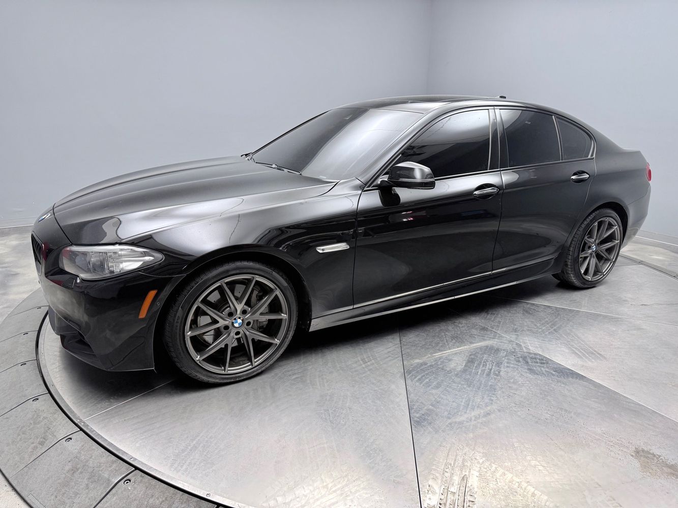 2015 BMW 5 Series 550i xDrive Sedan M Sport Line's photo