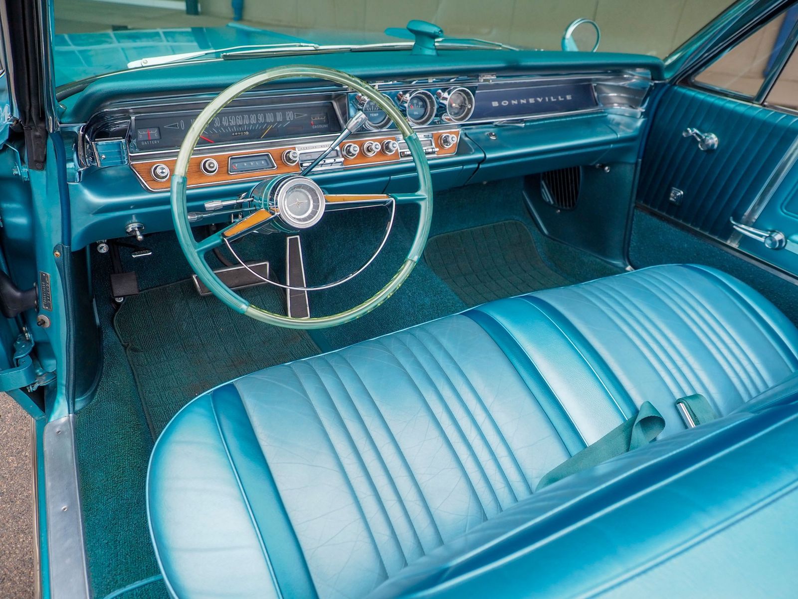 1963 Pontiac Bonneville 52