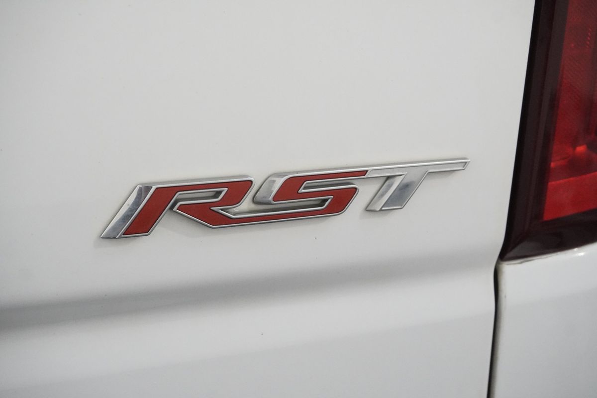 2022 Chevrolet Silverado 1500 4WD Crew Cab Short Bed RST