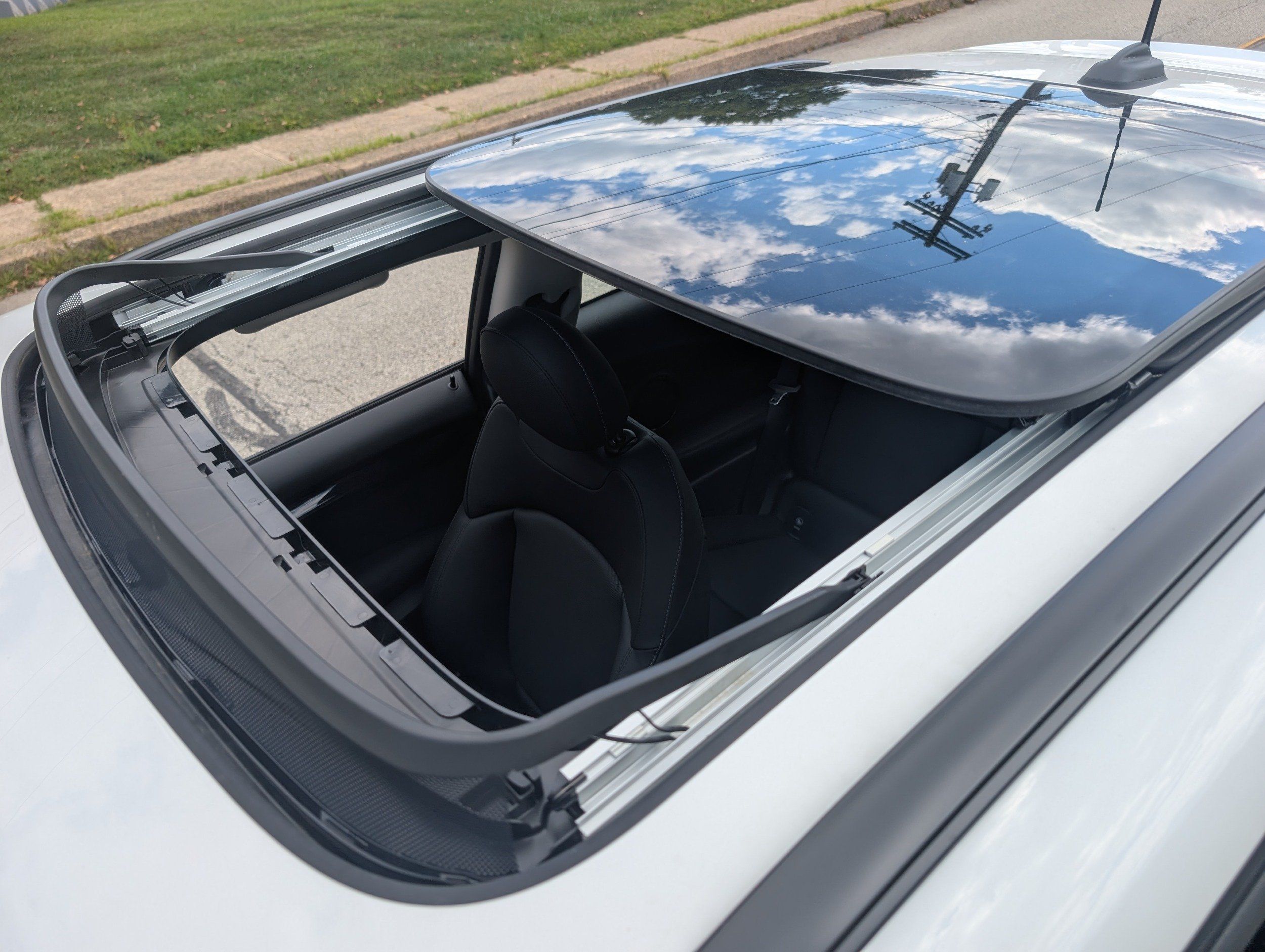 2024 Mini Cooper 2 Door Hardtop S photo 35