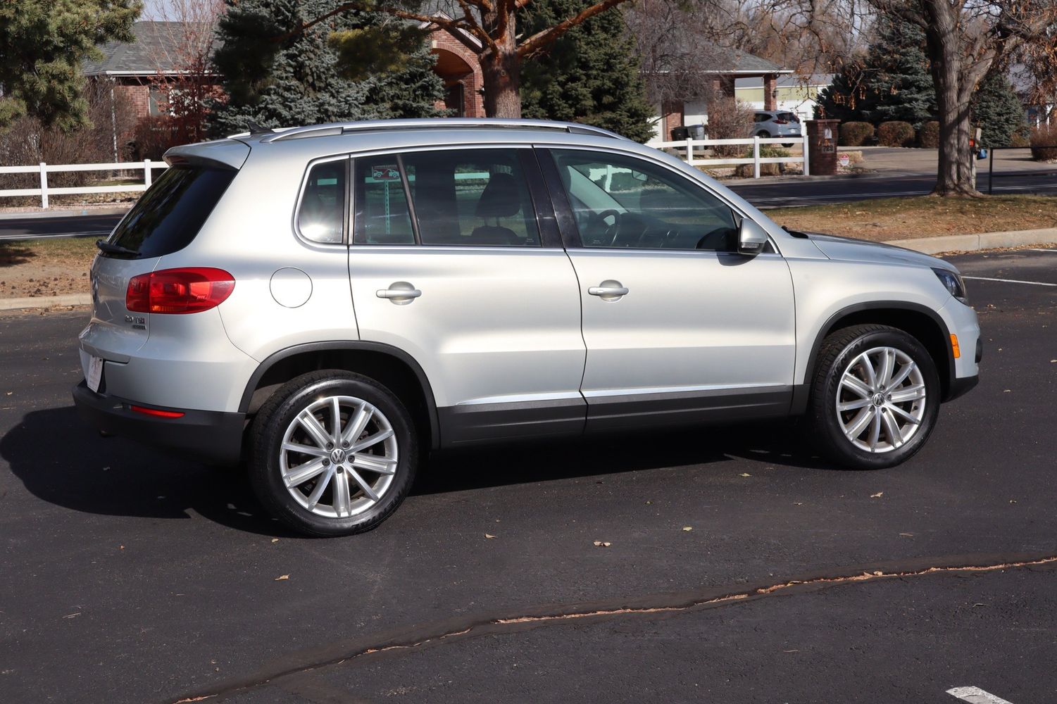 2014 Volkswagen Tiguan SE photo 3