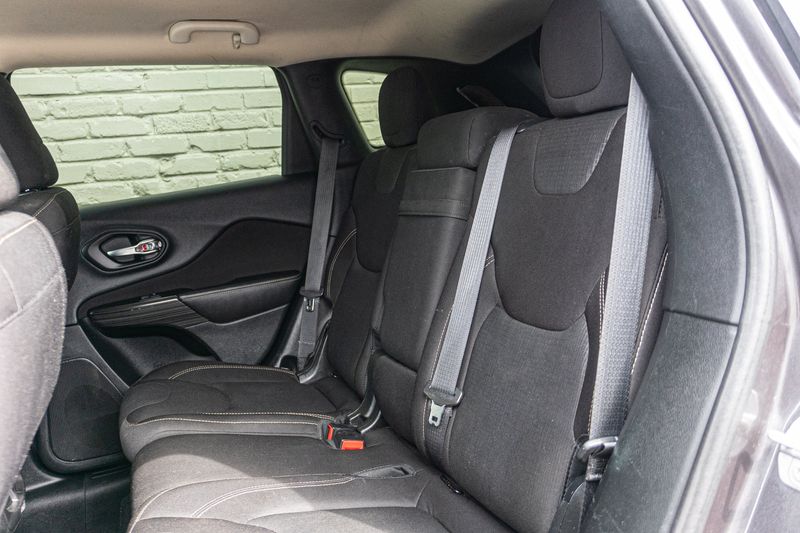 Jeep cherokee latitude 2019 clearance seat covers