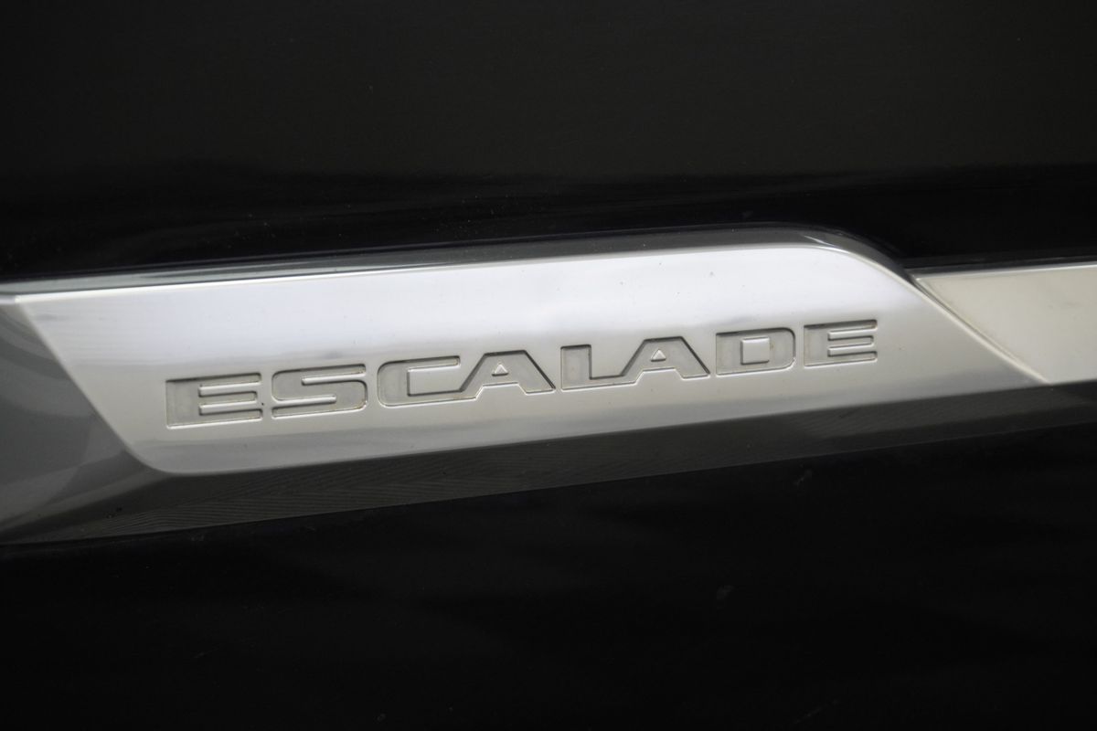 2016 Cadillac Escalade Luxury Collection
