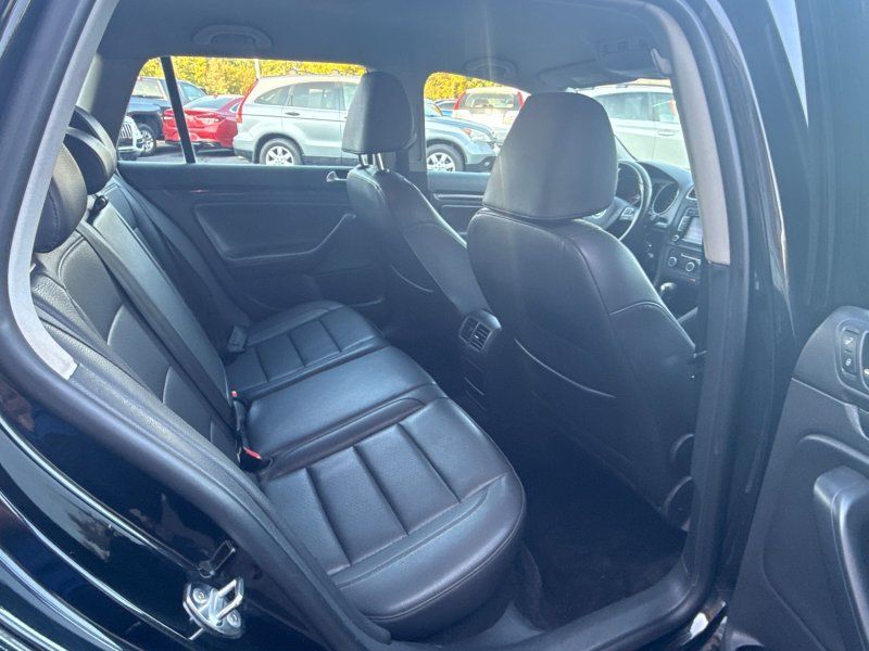 2012 Volkswagen Jetta SportWagen 2.5L SE photo 20