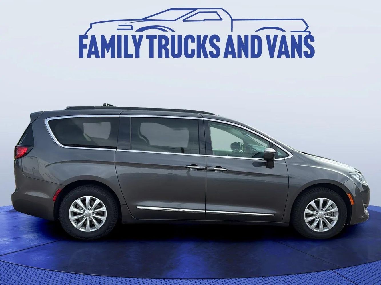 2017 Chrysler Pacifica Touring L photo 6