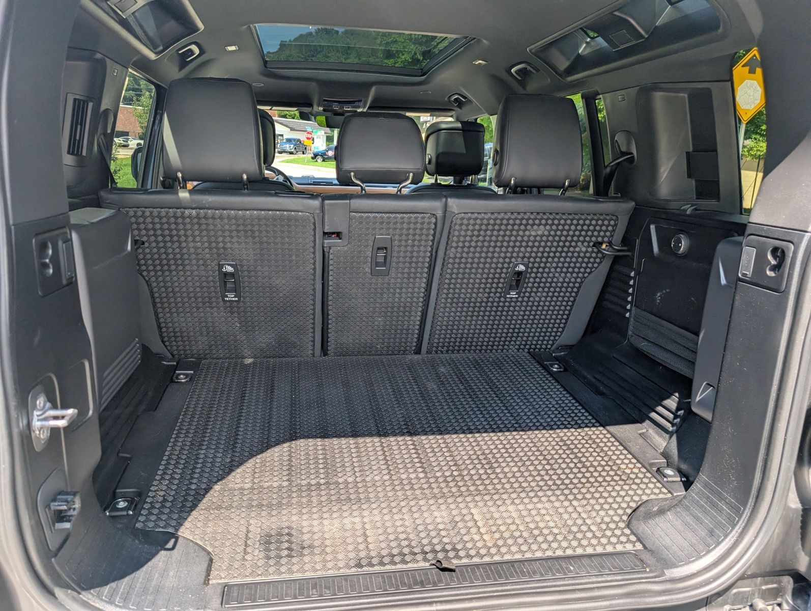 2024 Land Rover Defender 69