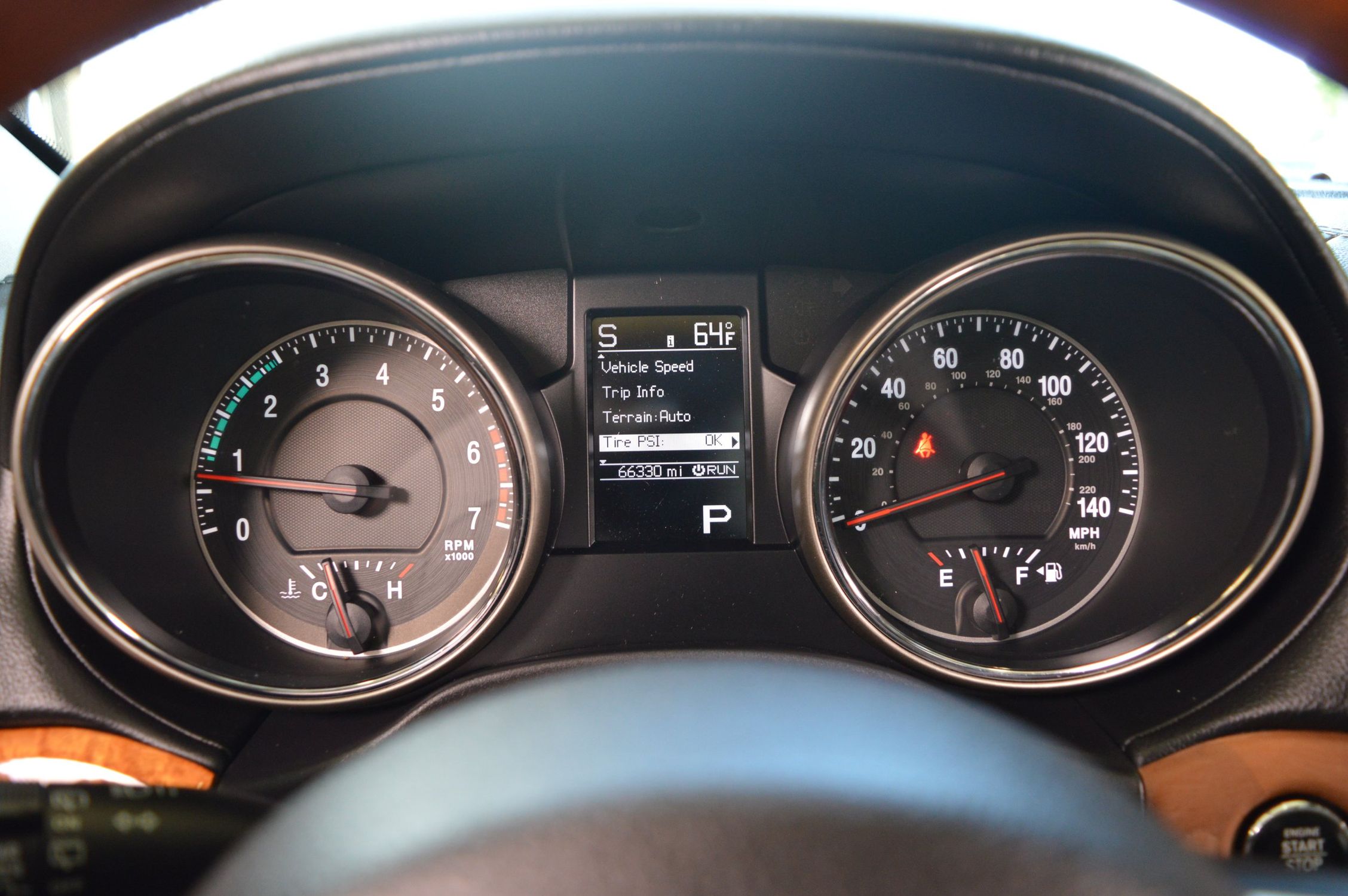 2011 Jeep Grand Cherokee Overland photo 3