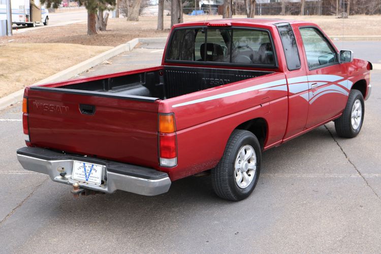 Top Condition! Check Out This 1996 Nissan Truck (Photos) - 3c1suww