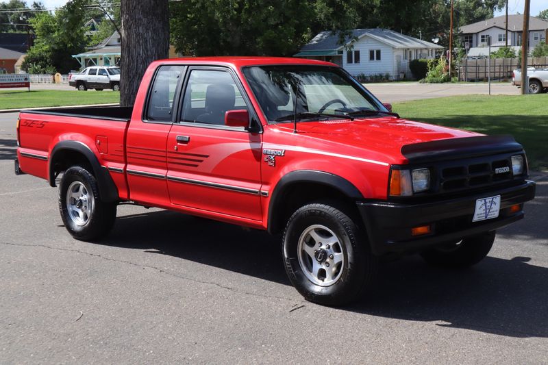 1992 Mazda B2600i Photos