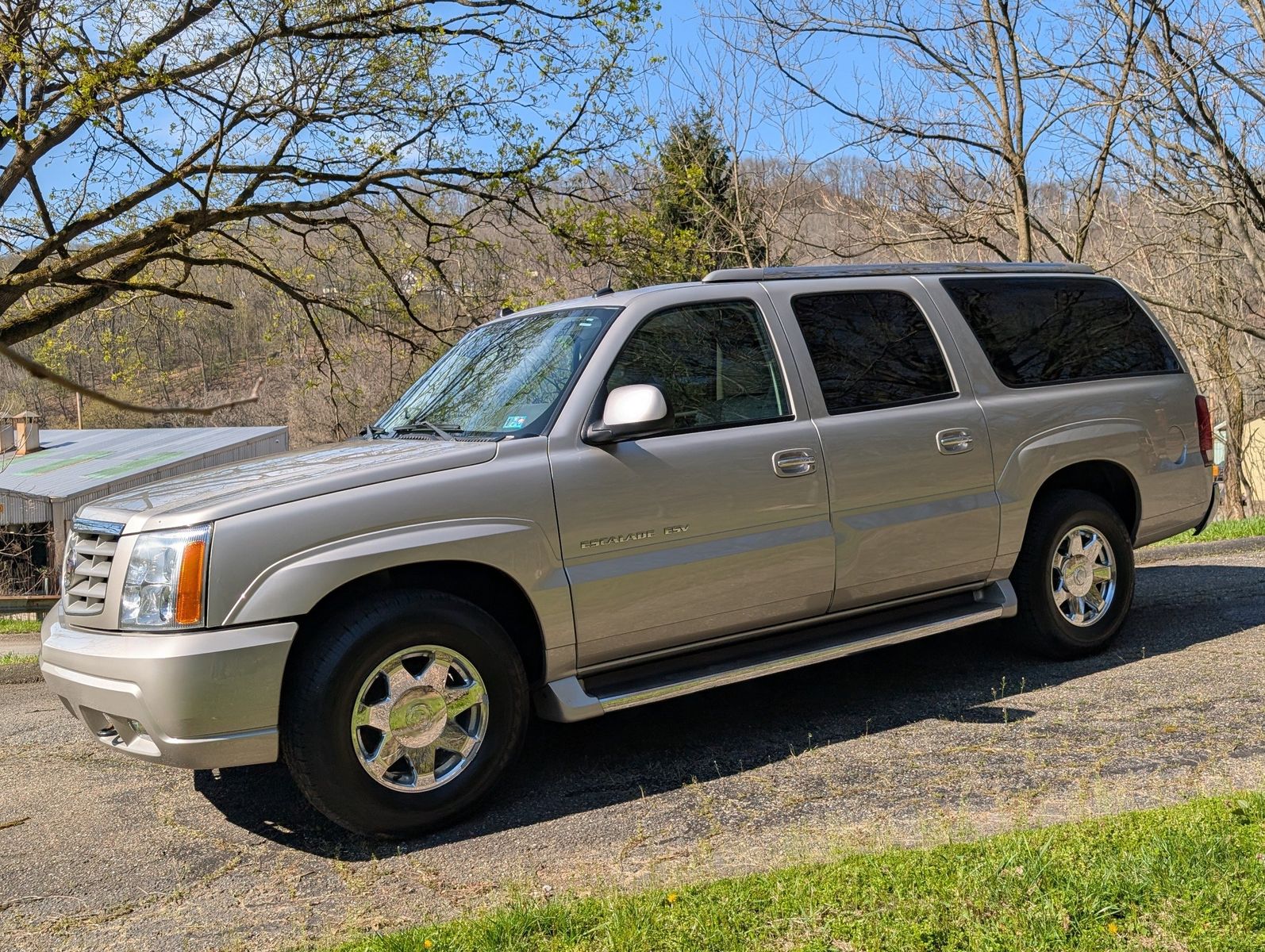 2004 Cadillac Escalade ESV 36