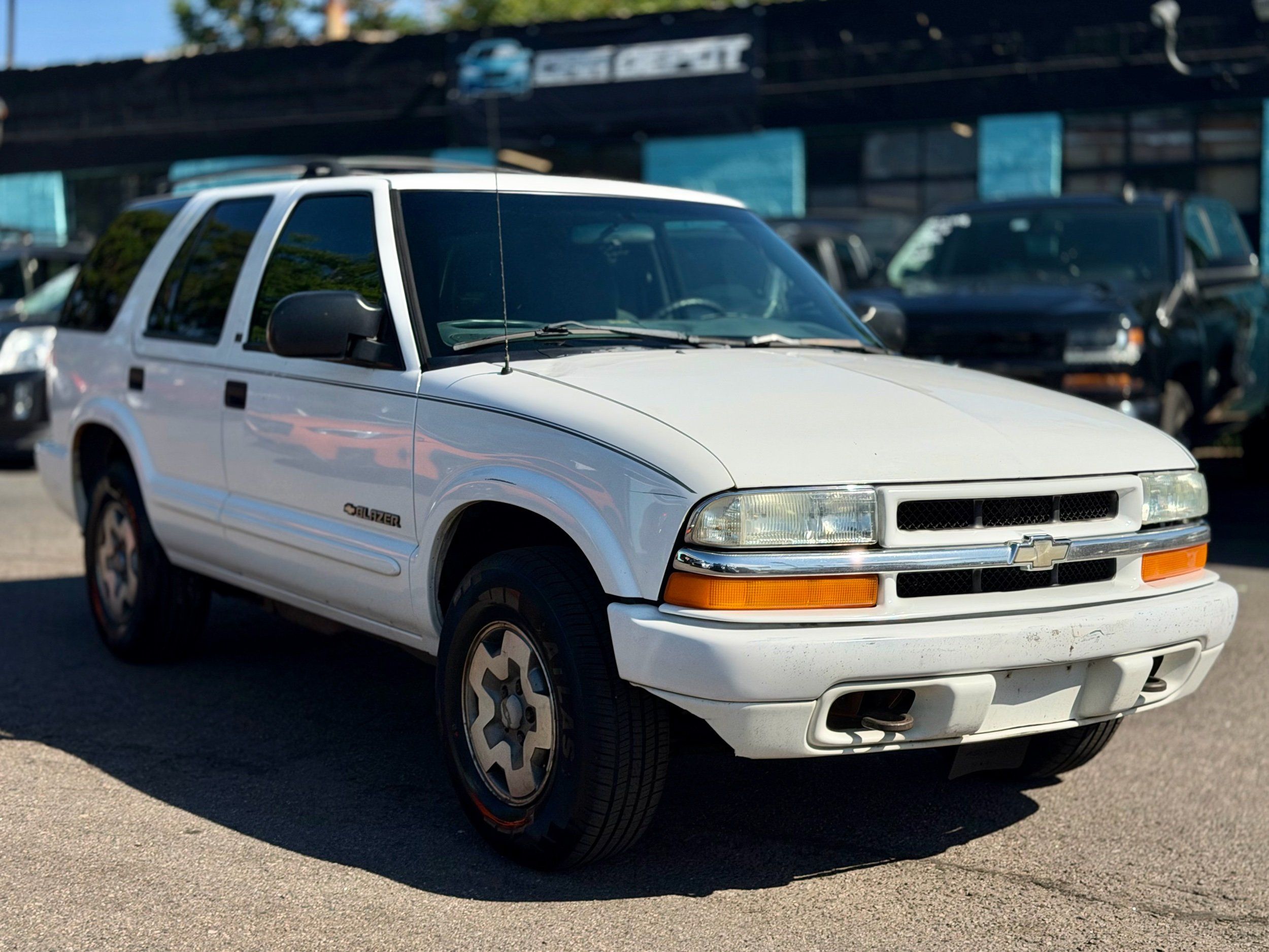 2002 Chevrolet Blazer 4WD LS's photo
