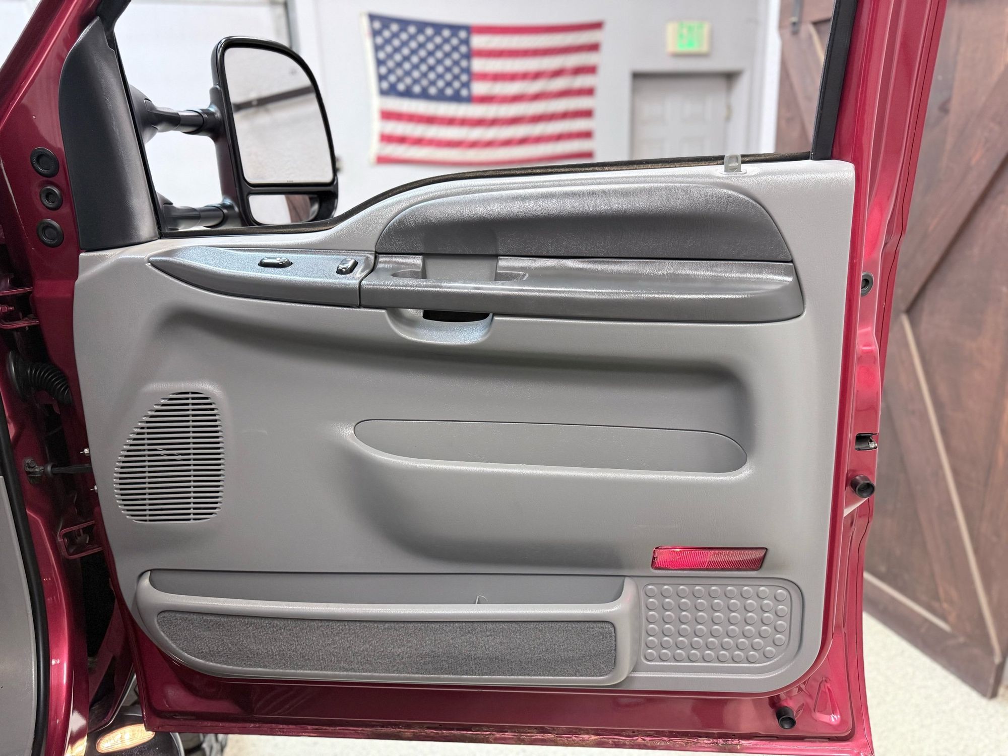 2003 Ford Excursion XLT photo 31