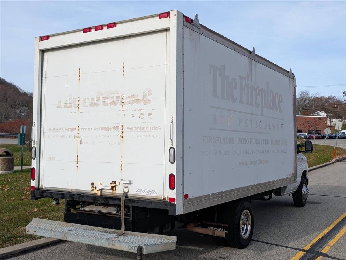 2017 Ford E-Series 6