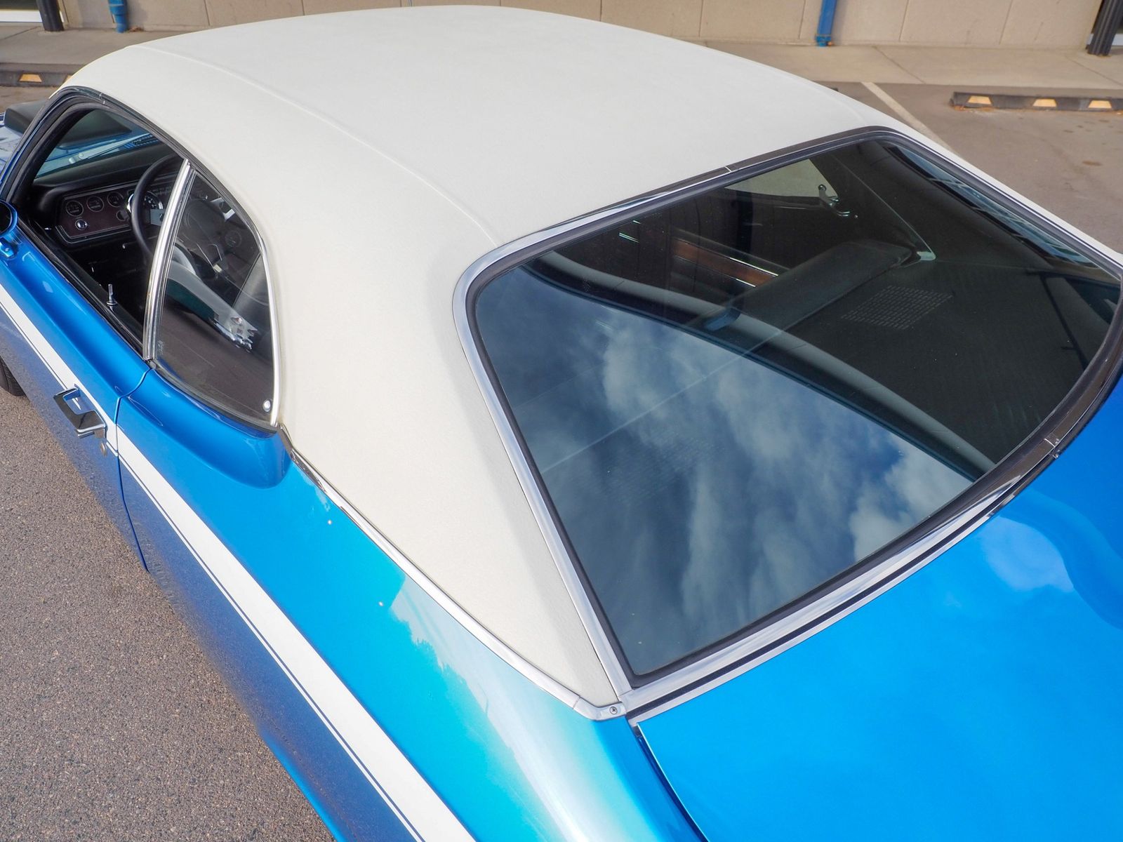 1972 Plymouth Duster 31