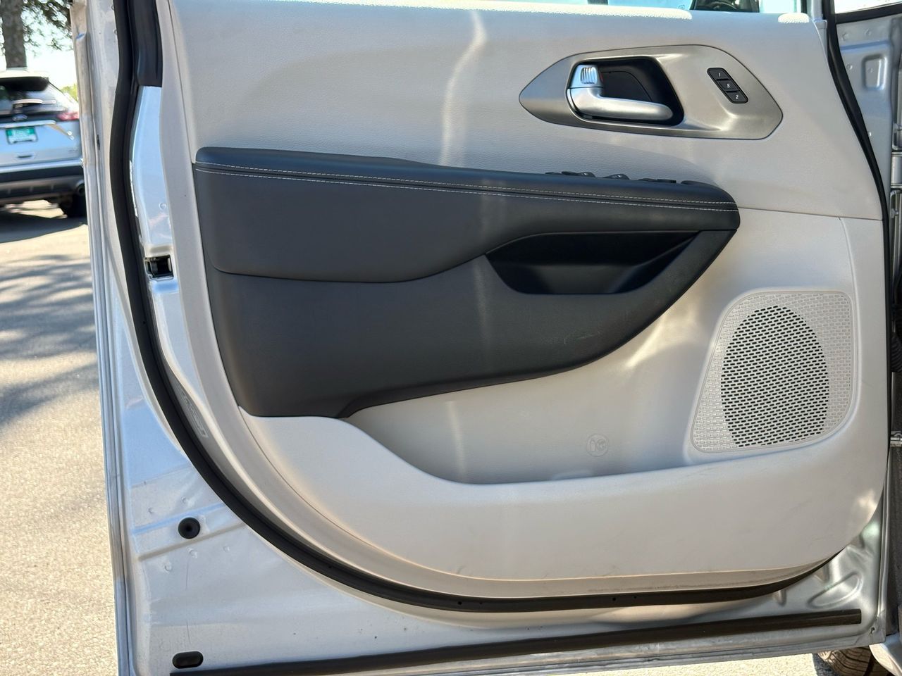 2024 Chrysler Pacifica Touring L - Photo 33