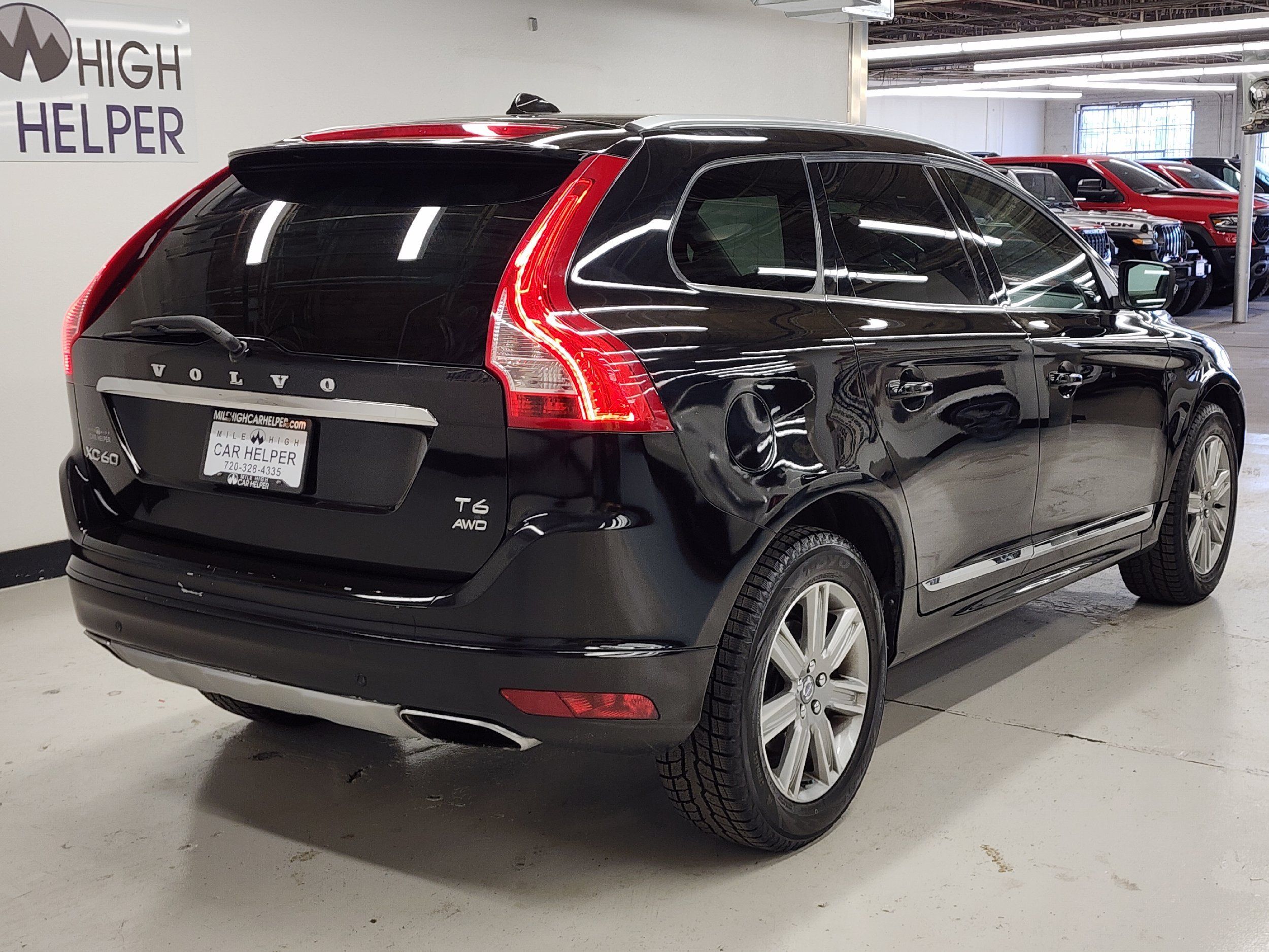 2016 Volvo XC60 T6 Drive-E photo 4