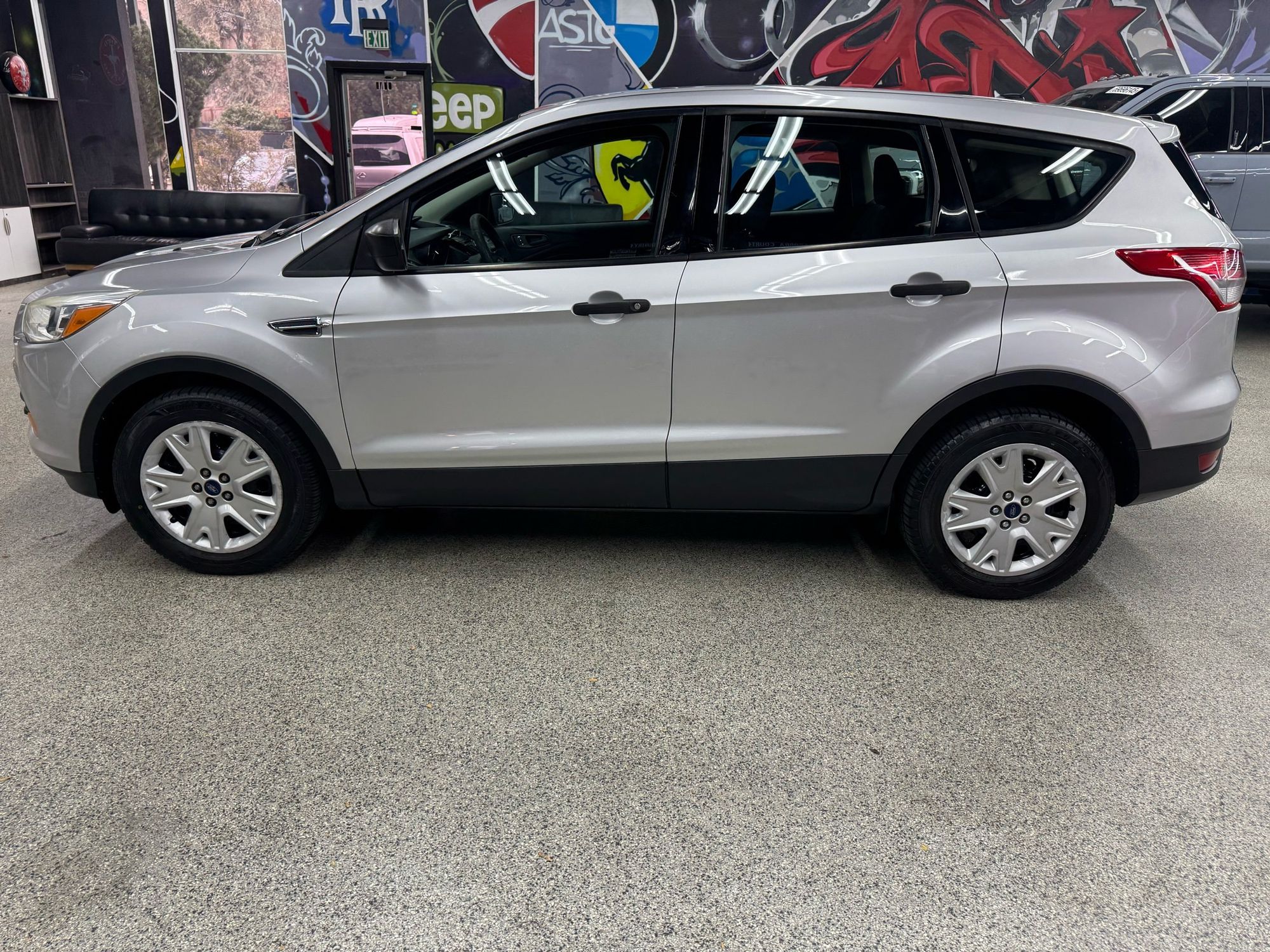 2014 Ford Escape S photo 2