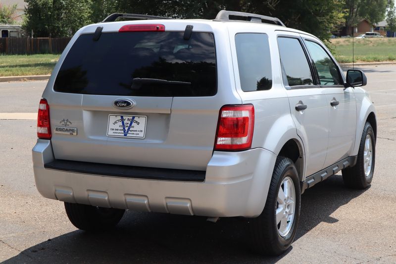 2009 Ford Escape Photos