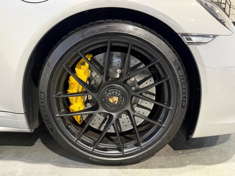 2017 Porsche 911 Carrera GTS, photo 18