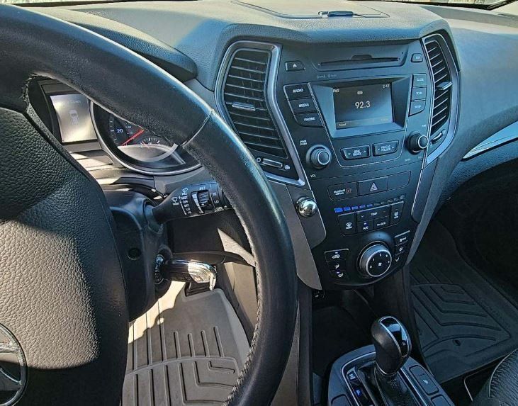 2014 Hyundai Santa Fe GLS photo 7