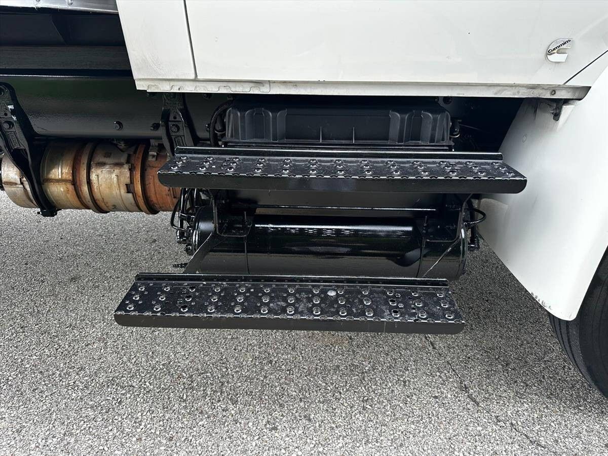 2019 International DuraStar 4300 28