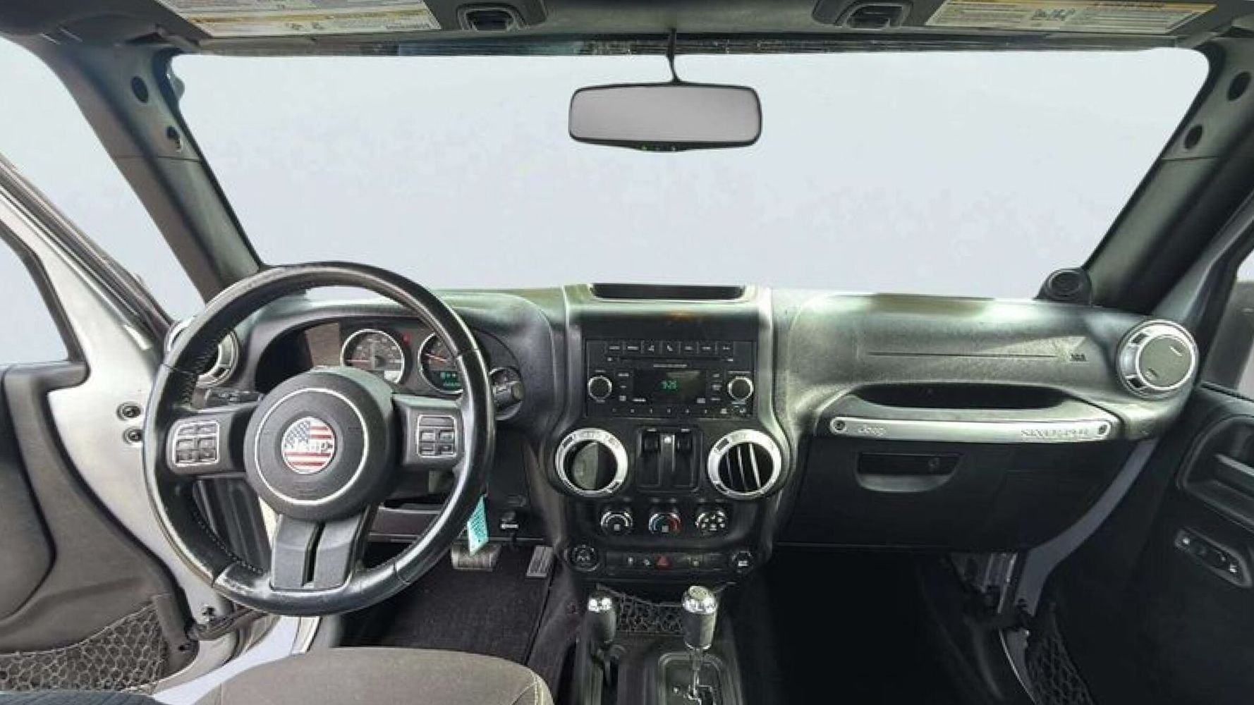 2014 Jeep Wrangler Rubicon photo 8