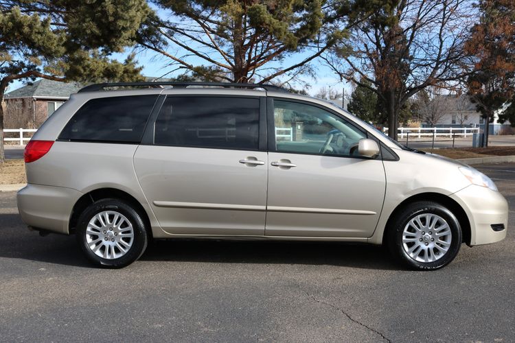 2010 Toyota Sienna XLE | Victory Motors of Colorado