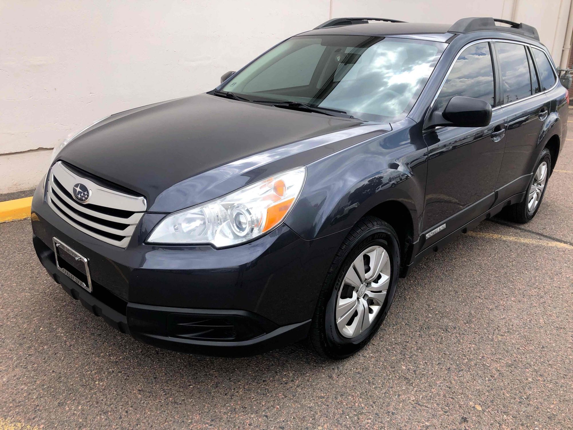 Subaru outback 2010 года